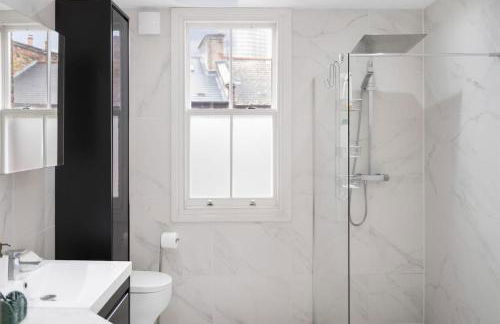 New stylish 3-Bed Pimlico House near Big Ben - Photo 25