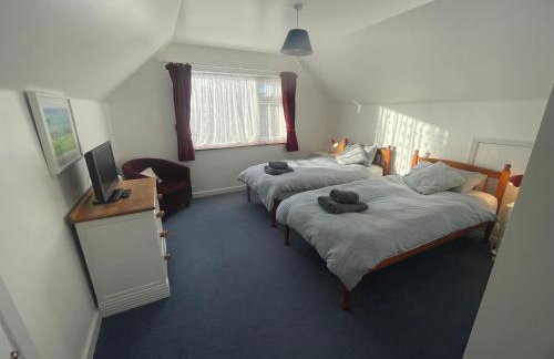 Three Gables, West Wight village house, Sleeps 10 - Photo 18