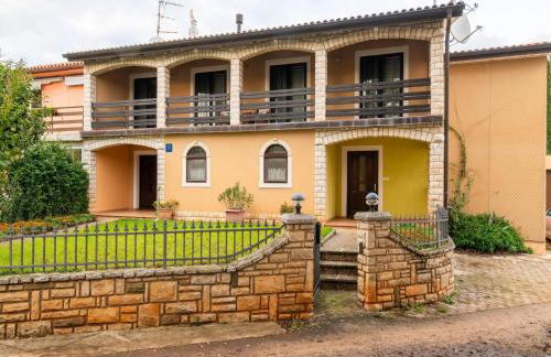 Spacious Holiday Home in Verteneglio - Foto 2