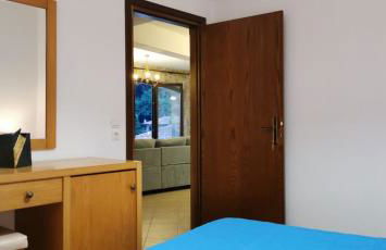 Venetia's Stone House - Photo 19