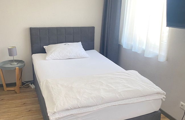 Motel Q - Dingolfing - Foto 9