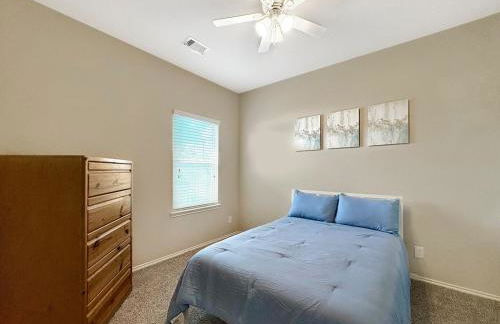 3BR Home in Home - Near Bush Airport & Houston - Foto 10
