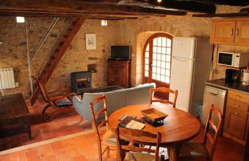 Les Combes avec piscine chauffée au nord Sarlat - Foto 9