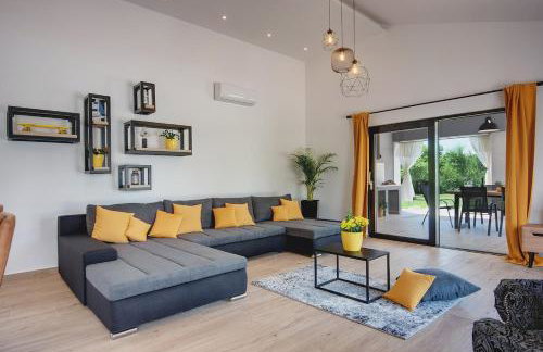 Radola residence by Radola family - Photo 9