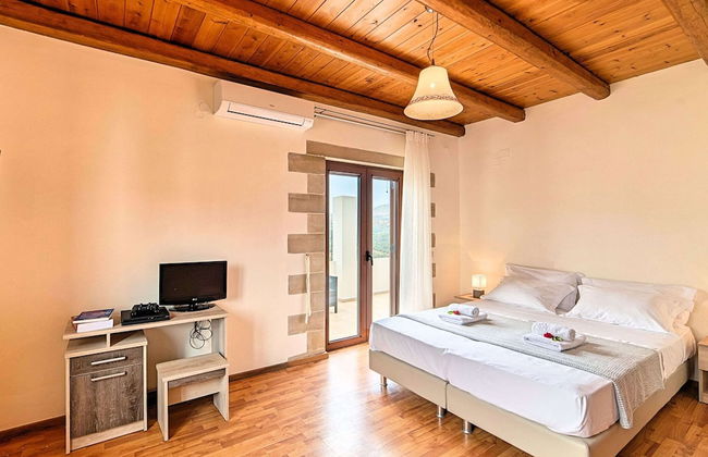 Beautiful Large Villa With Pool and sea View at Nice Georgioupolis - Foto 2