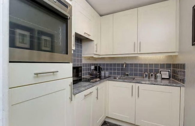 Elegant Flat Near Princes Street - Perfect Location, 24-7 Customer Support - Foto 5