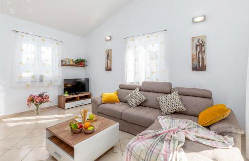 2 Bedroom Lovely Home In Musalez - Foto 15