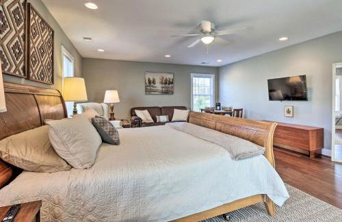 Morrisonville Manor with Fire Pit and Hot Tub! - Foto 15