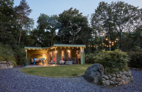 Ty Pandy Eclectic Luxury Family cottage Sleeps 8 adults and 2 children - Photo 74