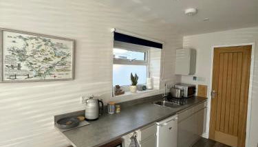 Entire guest suite in Four Mile Bridge, Rhoscolyn - Foto 5