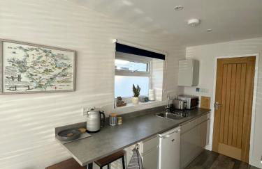 Entire guest suite in Four Mile Bridge, Rhoscolyn - Foto 5