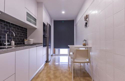 Flor do Mar - Spacious Apartment with Balcony - Foto 8