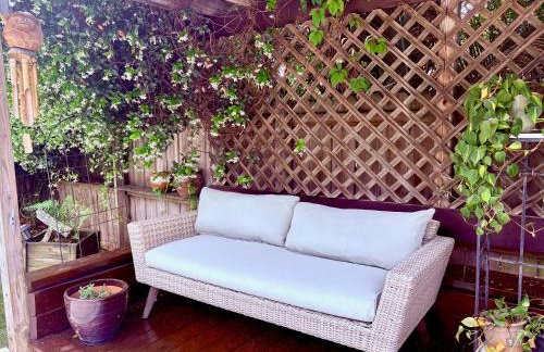 Romantic Beach Style Cottage close to everything! - Photo 19