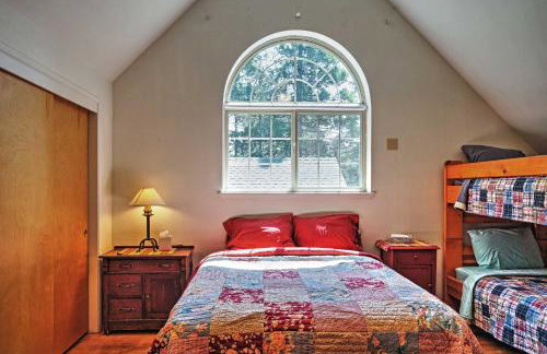 Hot Tub, Deck & Trail Access: Shaver Lake Cabin - Photo 20