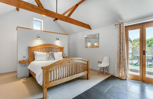 Liston Hall Barn - Photo 10