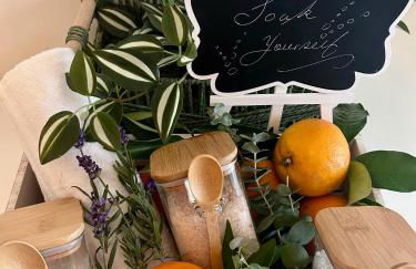 Ettore 3-bed Villa - Sleeps 6, Garden & Parking - Foto 61