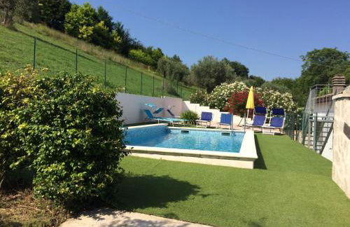 Hillside Escape with Pool - Foto 2