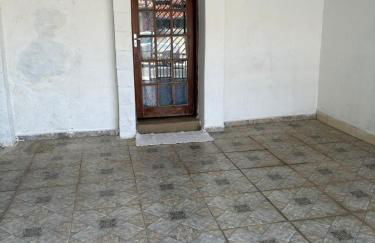 Casa inteira com três quartos, piscina climatizada por energia solar e área de churrasqueira - Foto 32