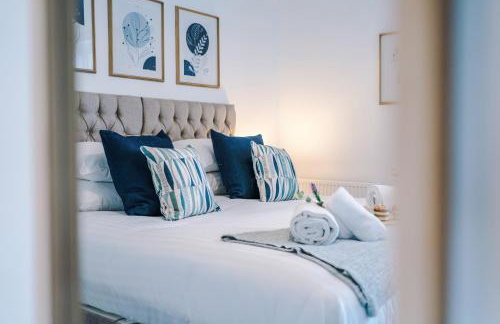 NEW! Spacious 3-Bed Home in Newcastle-under-Lyme by 53 Degrees Property, Ideal for Business, FREE Parking! - Foto 25