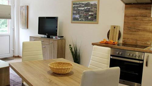 Pear - On the Fruit Tree - Foto 5