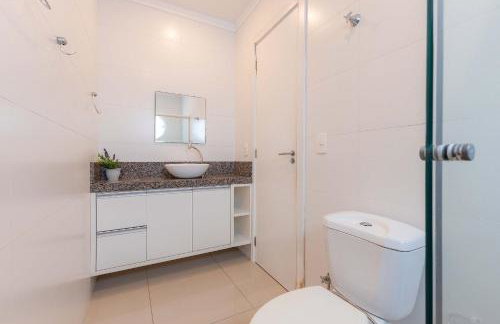 Apartamento com piscina e vista para montanha - Foto 23