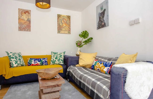 Stylish 4BD House With Private Garden - Stratford - Foto 16