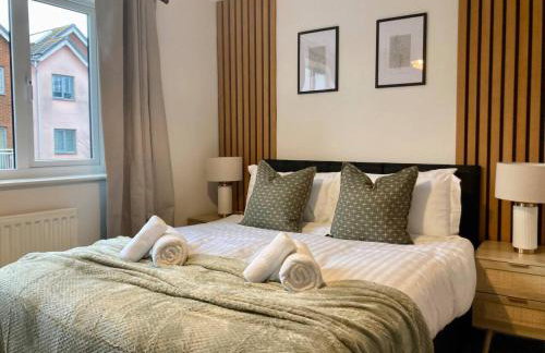 Ashford 4-Bed Townhouse with Garden and Parking - Foto 9