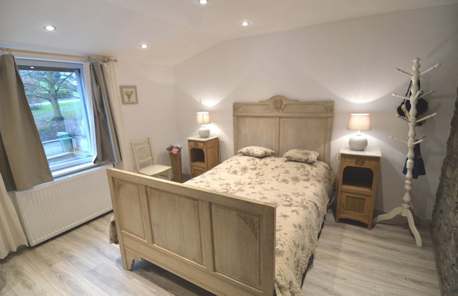 Stylish Stay Near Forest - Photo 22