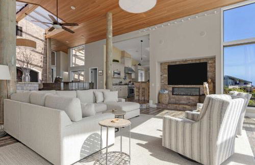 Expansive Ocean-View Retreat with Home Theatre & Spa - Foto 8