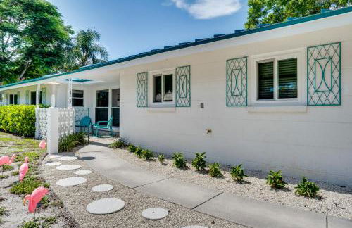 Lanai and Pet Friendly! Retro-Chic Sarasota Home! - Foto 33