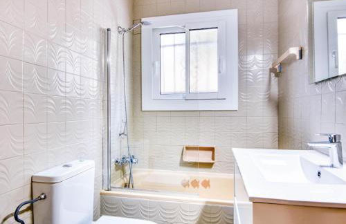 Casa Moderna en la Costa Brava con Piscina Privada y Aire Acondicionado - ES-360-5 - Foto 28