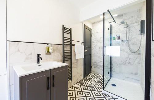 Coastline Villas - Heart of Redcar 1 & 2 Bed Apartments, ideal for contractors and holidayers - Foto 21