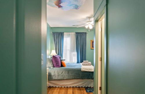 4BR Themed Stay Suite Near NC State Downtown Sleeps 10 - Foto 32