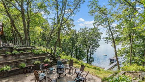 Sandy Beach Family Getaway with Fire Pit and Deck! - Foto 2