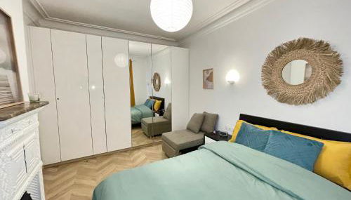 PARIS-ALESIA Super appartement 2 pièces de 39m2 - très cosy pour 1 - 5 personnes totalement refait à NEUF -ENTIRE APARTMENT LUXURIOUS AND WARM -PARIS ALESIA 14ème - Proche Aéroport Paris-Orly - Parc des Expositions Porte de Versailles FREE WIFI GRATUIT - Foto 5, wardrobe
