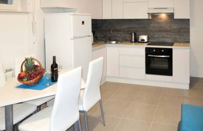 Sea-view Apartments With Pool, Terrace, and Outdoor Lounge in Scenic Čiovo Island - Foto 10