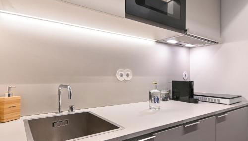 Sleep in Office - Photo 4