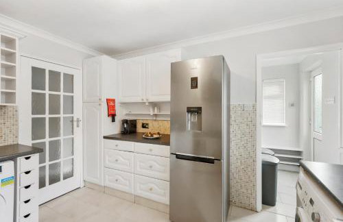 Grab a Deal Today! Massive Home For Contractors & Parking for 4 - Foto 29