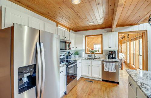 Lakefront Arkansas Home with Deck, Grill and Cornhole! - Photo 10