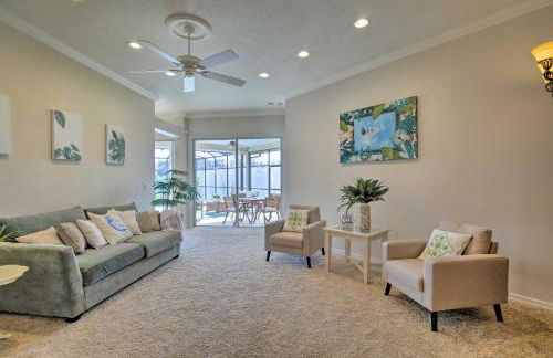 Bright and Sunny Riverview Oasis with Pool and Pond - Foto 10