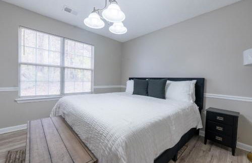 Charming Suburb 20 Min to ATL! - Foto 7