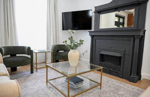 St. Louis Luxury Home 3BR/3.5BA Near Everything - Foto 1