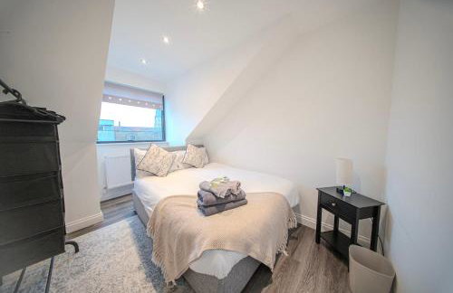 9 Royal Oak Brentwood - 2 Bed - Free Secure Parking - Contractor Stays - Long Stays - Foto 14