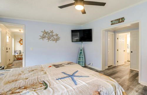 7 Mi to Beach! Sneads Ferry Family Home with Hot Tub - Foto 15