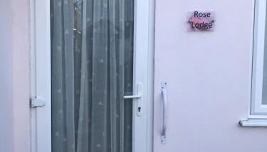 Rose Lodge - Photo 3