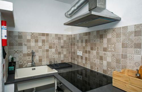 Cá Ficamos - T1 Hortacasa Portugal - Foto 8