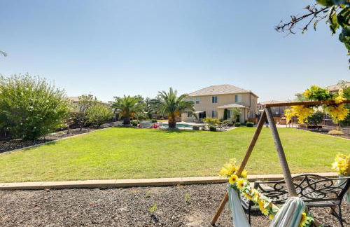 Luxe Roseville Home with Pool and Hot Tub! - Foto 37