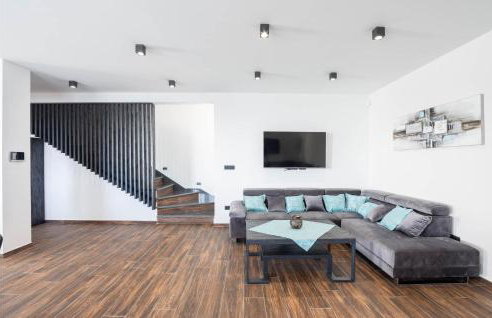 Awesome Home In Jarebinjak - Photo 4