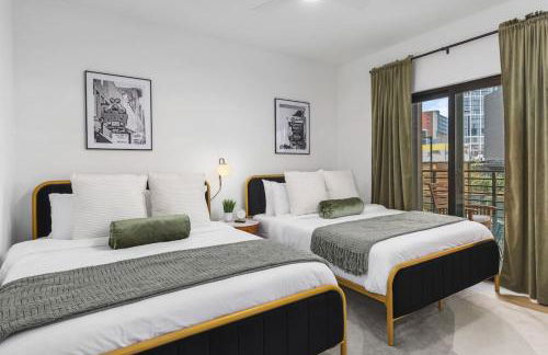 Luxury in The Gulch with Patio Pool Walk to Broadway - Foto 12