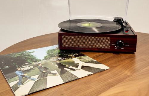 Spacious and Cozy 5 Bed 3 Bath Vacation House W 2 King 3 Queen! Sleep 12! 15Min to Red Rocks - Foto 8